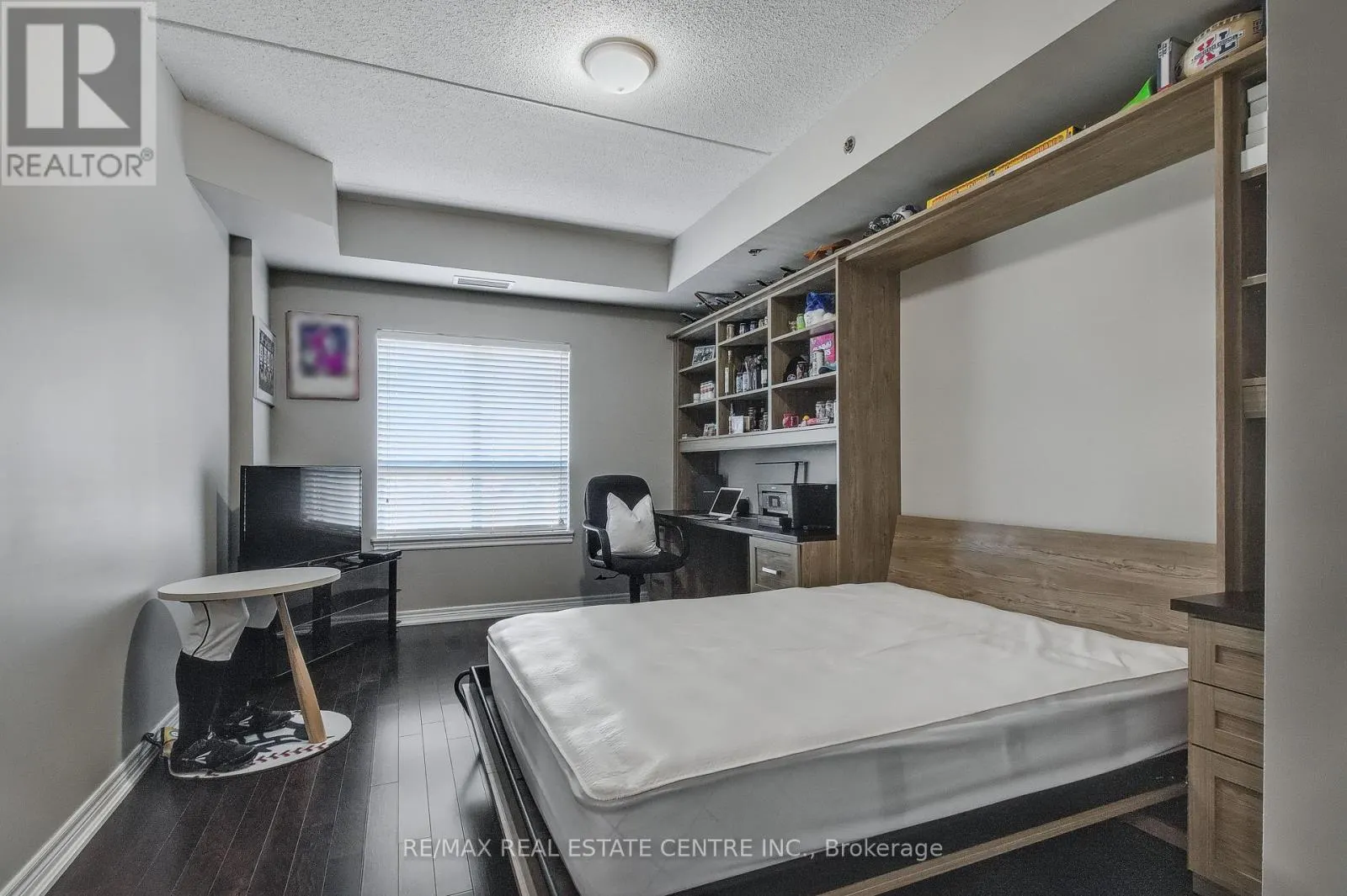 404 - 1421 COSTIGAN ROAD