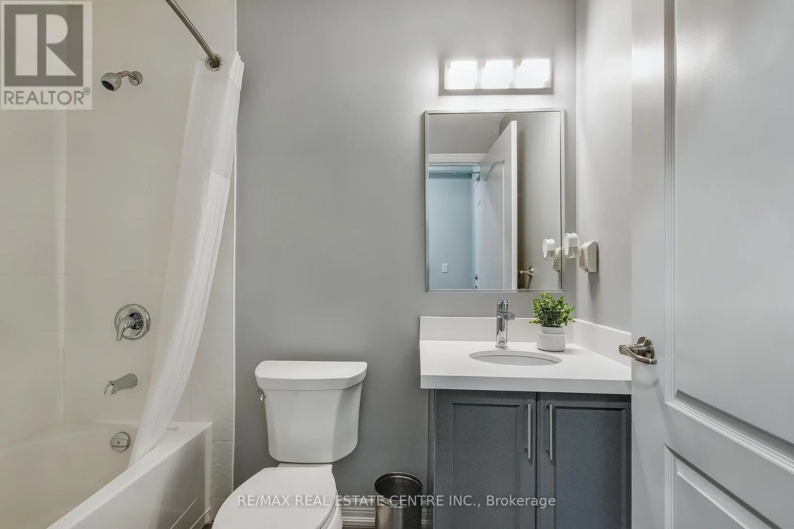 404 - 1421 COSTIGAN ROAD