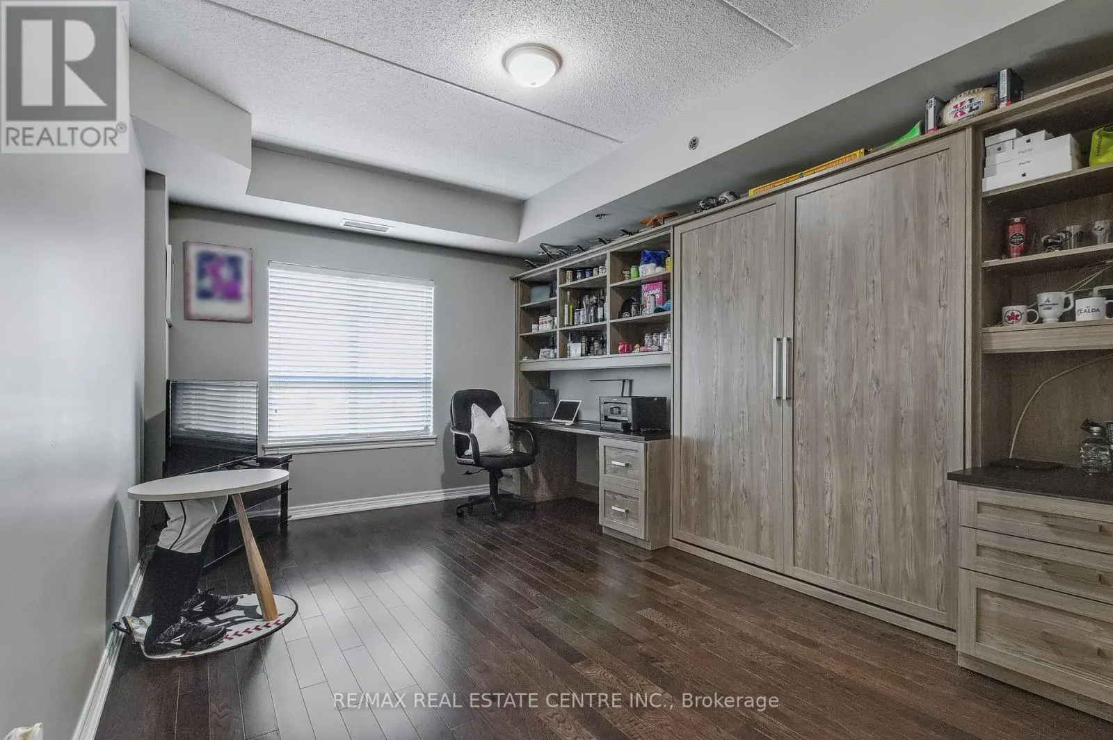 404 - 1421 COSTIGAN ROAD