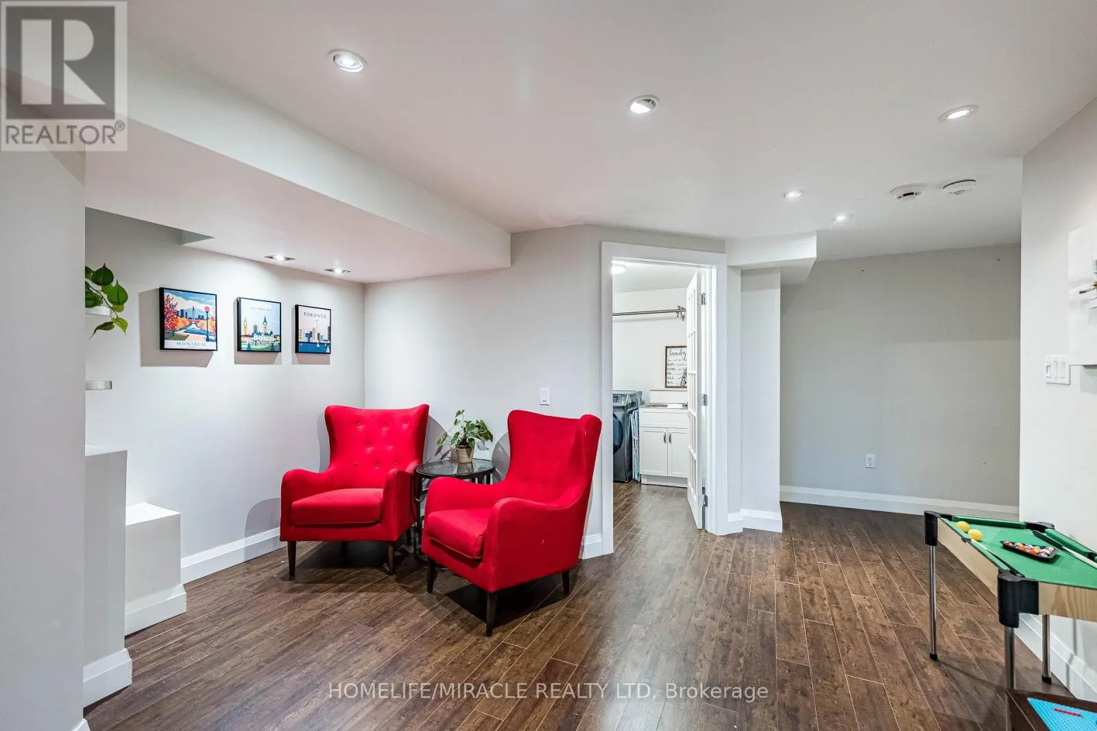 851 BENNETT BOULEVARD