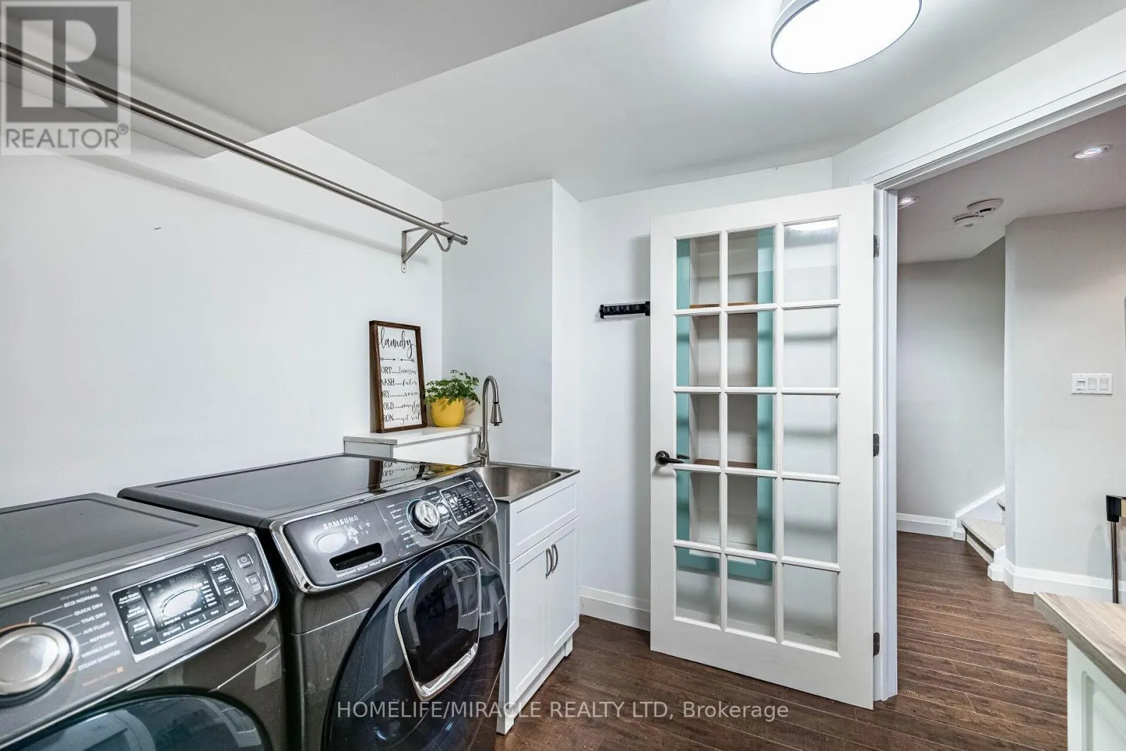 851 BENNETT BOULEVARD