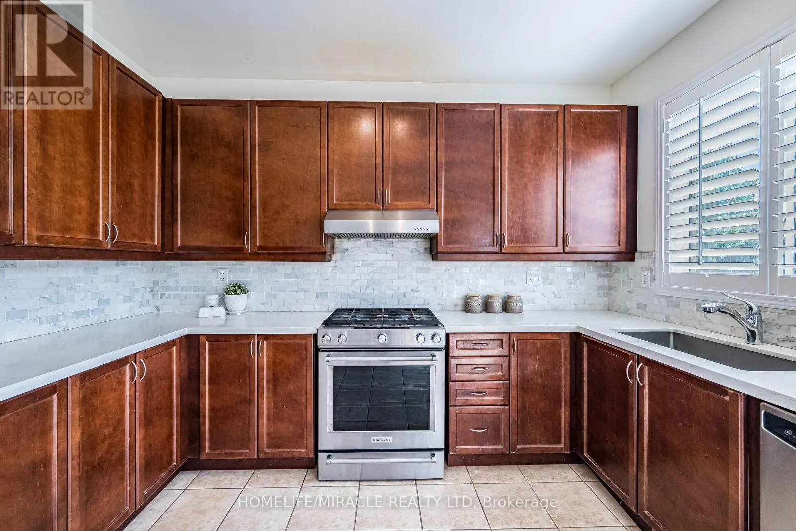 851 BENNETT BOULEVARD