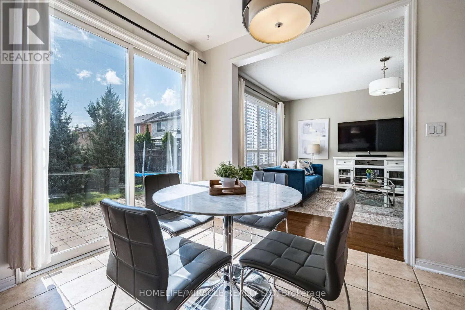 851 BENNETT BOULEVARD