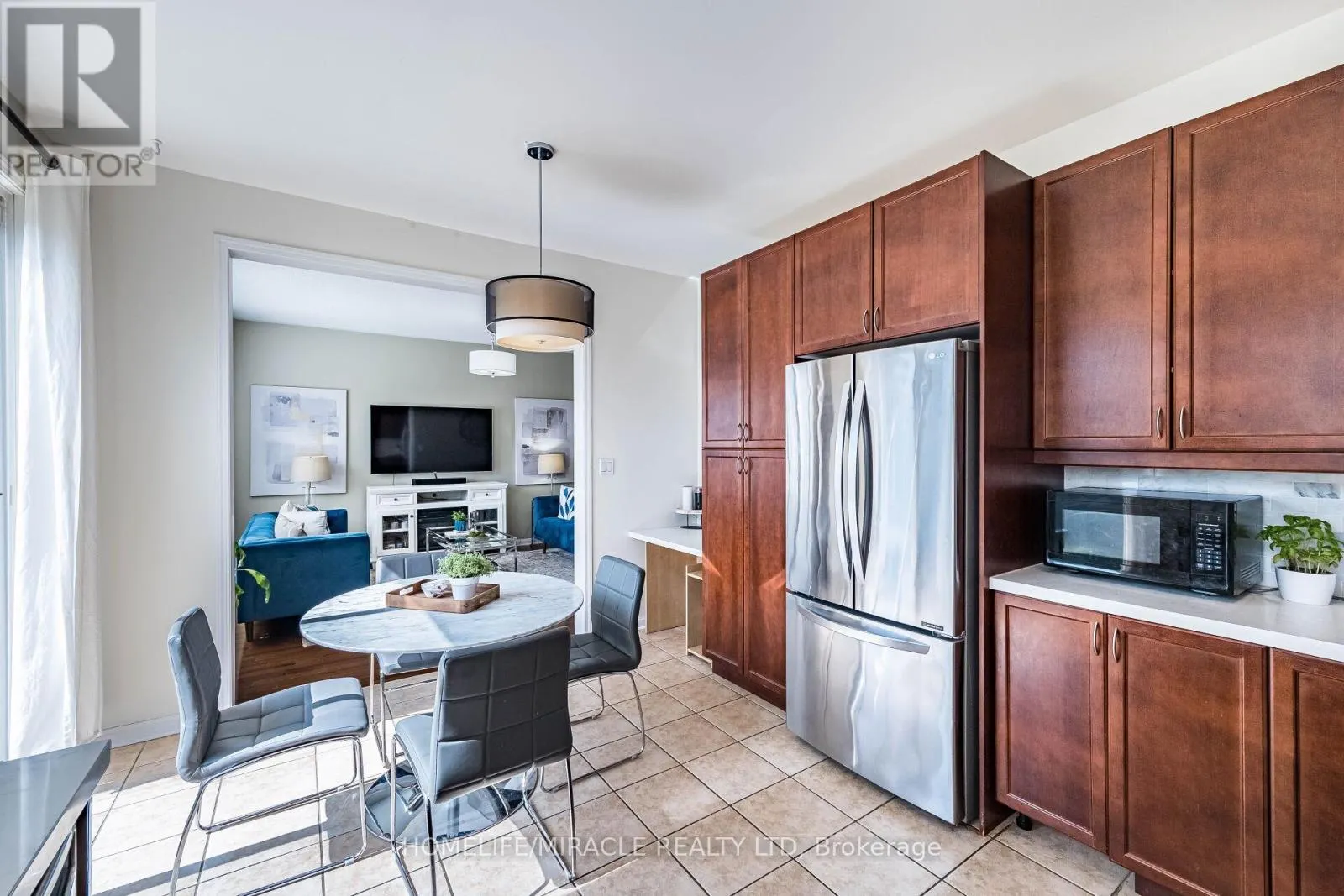 851 BENNETT BOULEVARD