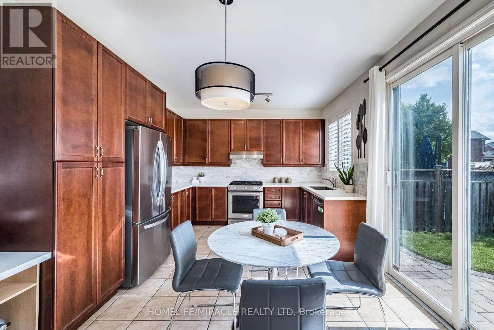 851 BENNETT BOULEVARD