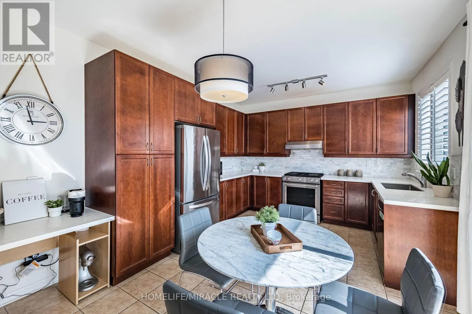 851 BENNETT BOULEVARD