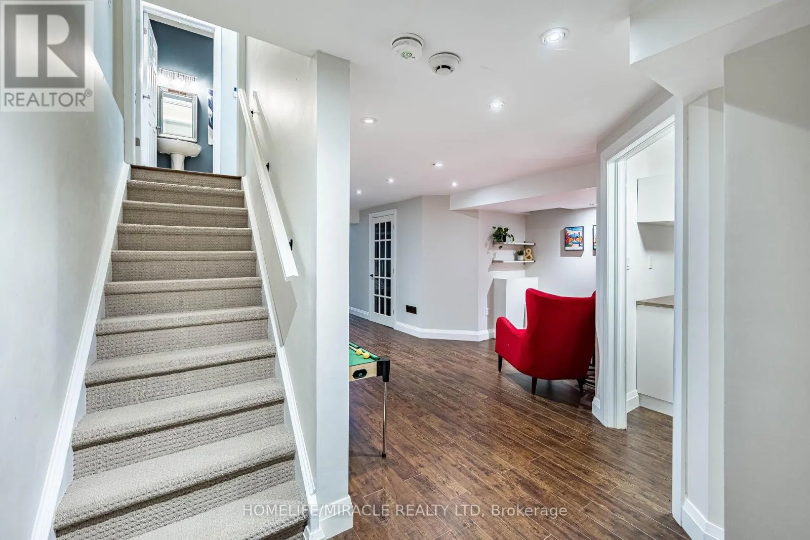 851 BENNETT BOULEVARD