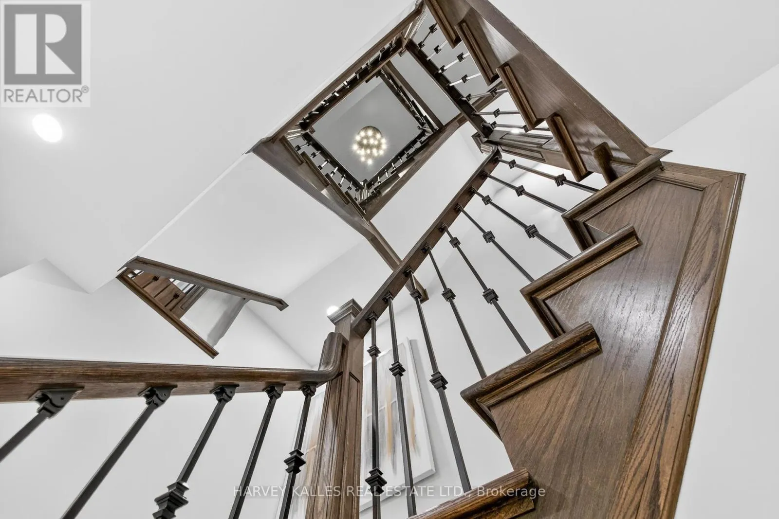 73 WEST BRANCH DRIVE W