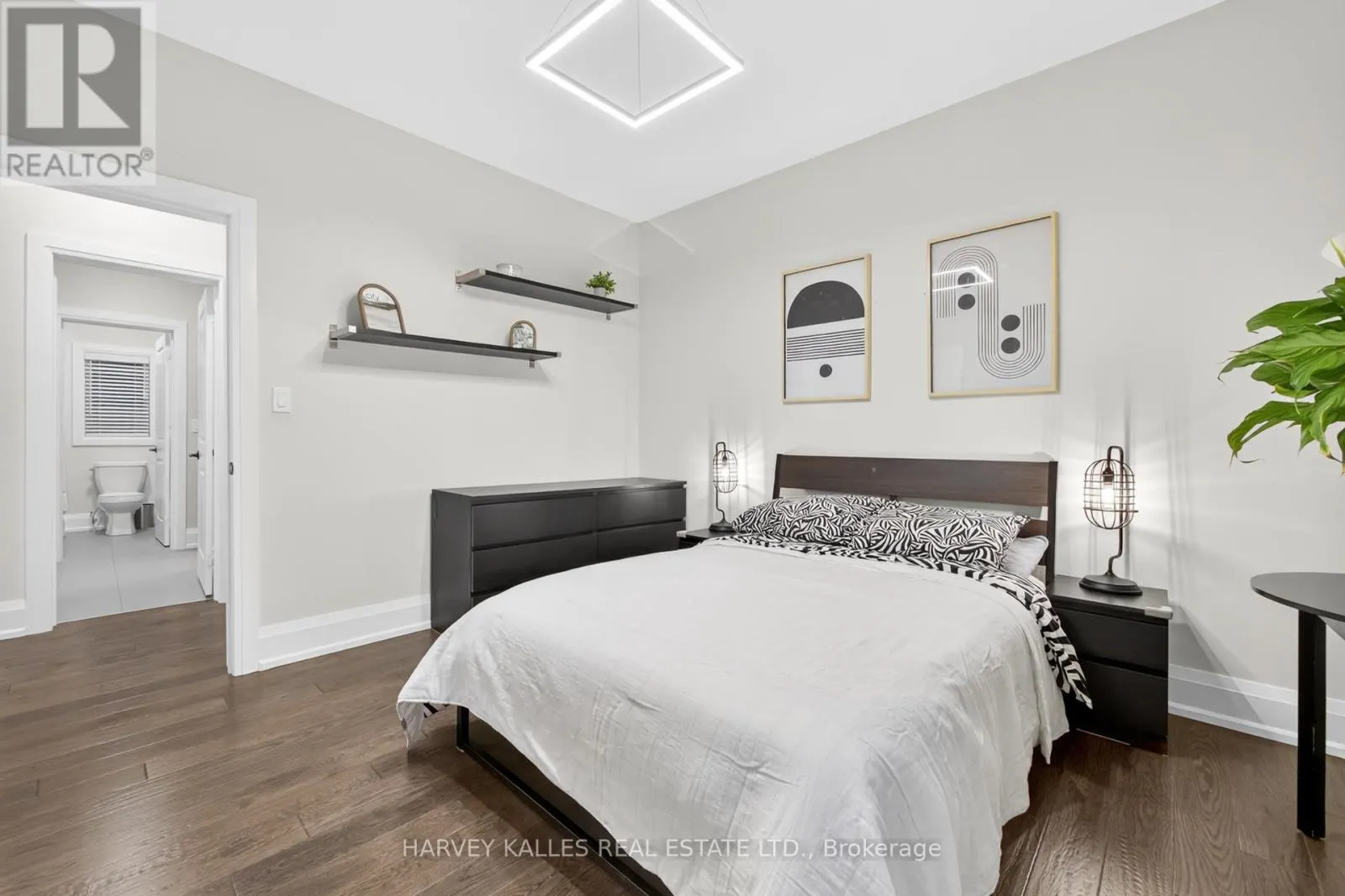 73 WEST BRANCH DRIVE W