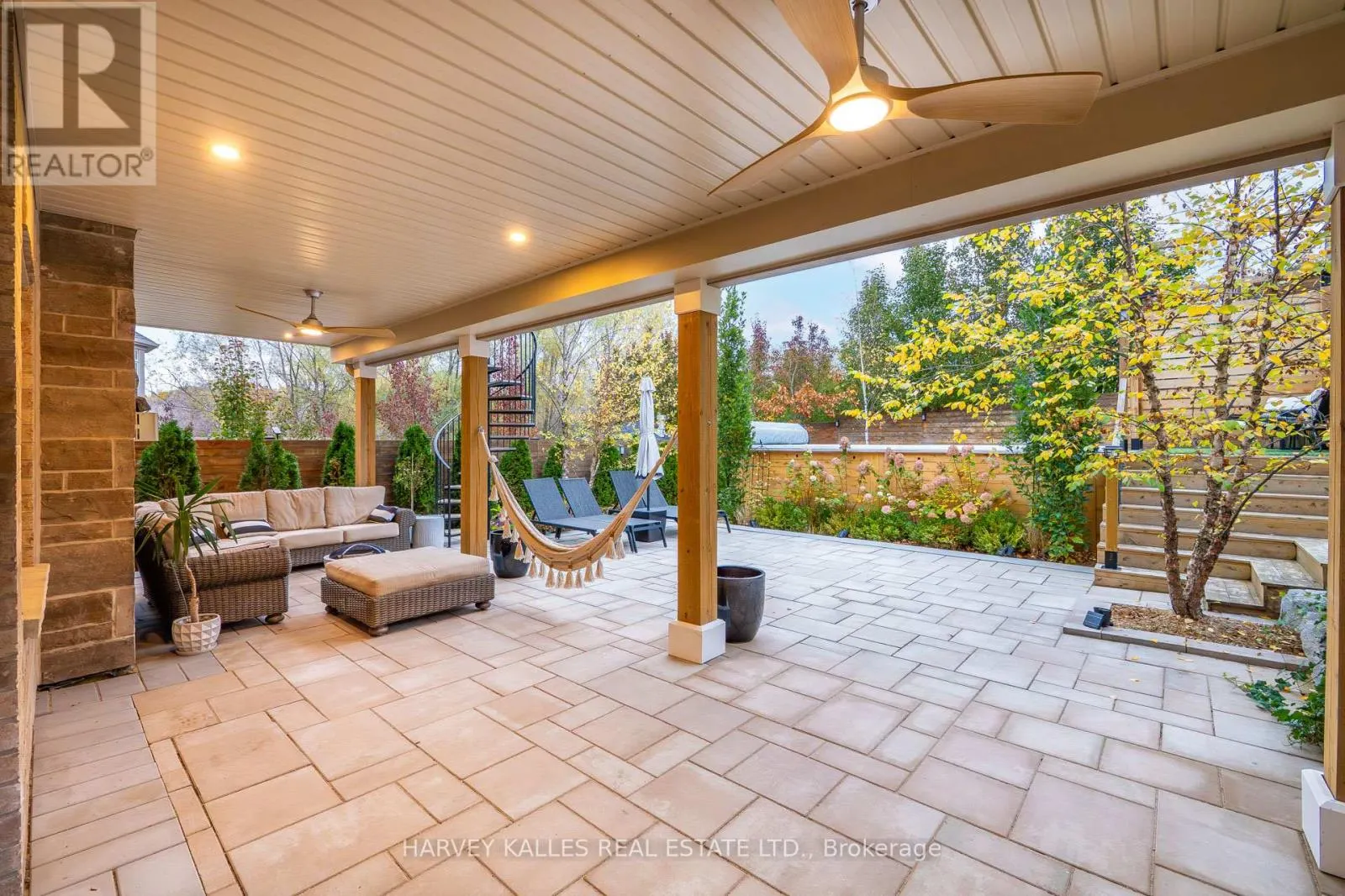 73 WEST BRANCH DRIVE W