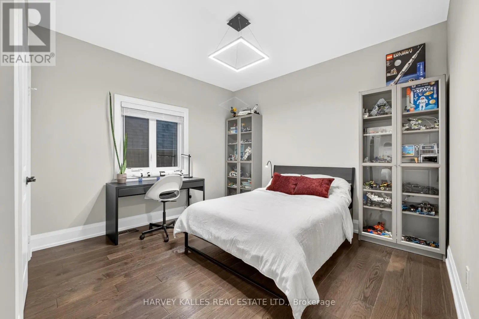 73 WEST BRANCH DRIVE W