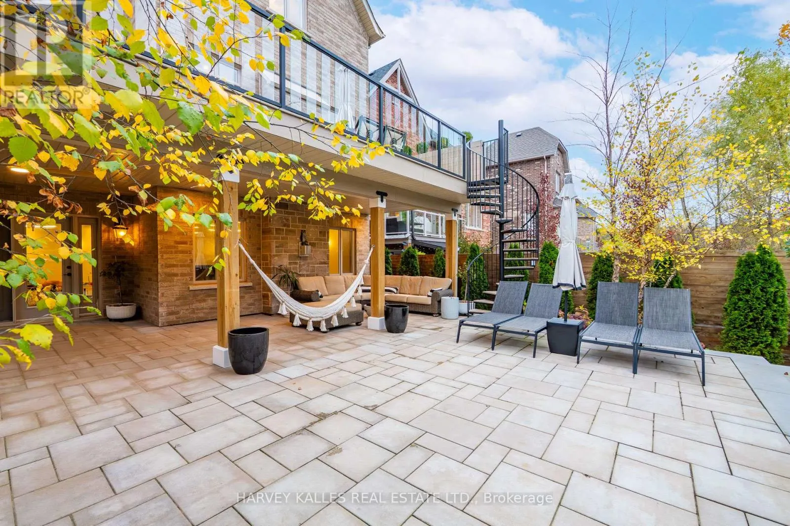 73 WEST BRANCH DRIVE W