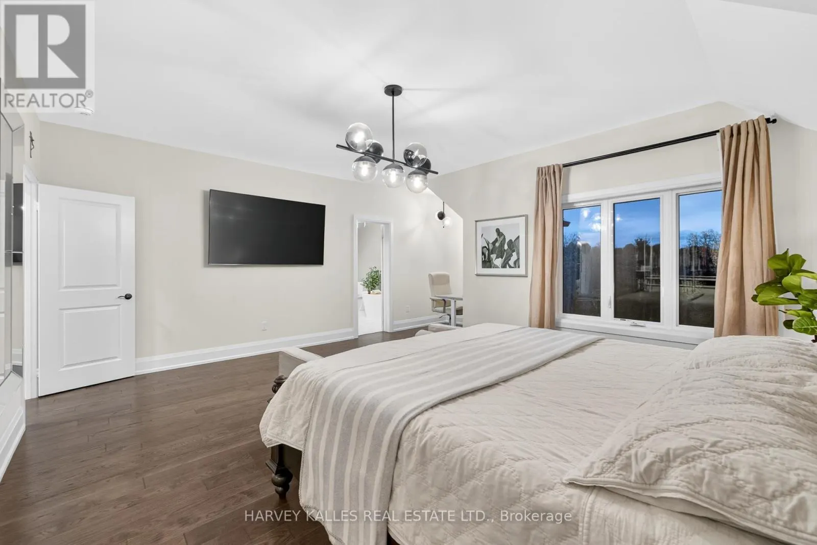 73 WEST BRANCH DRIVE W