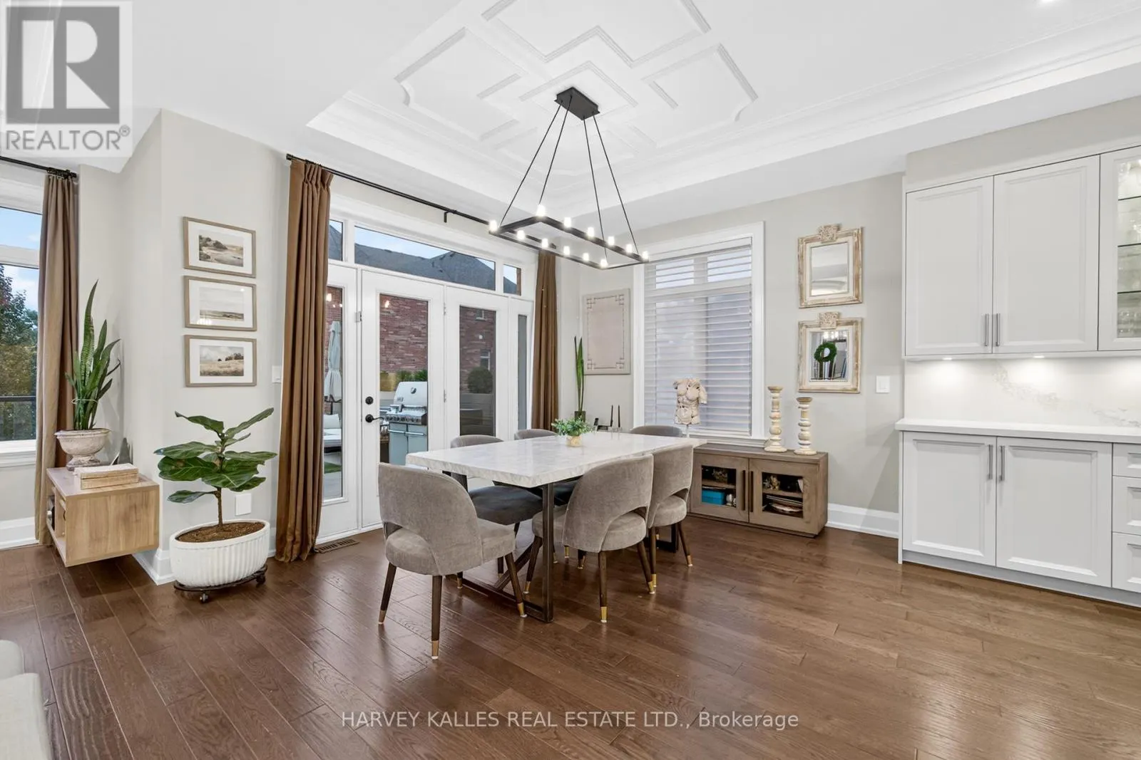 73 WEST BRANCH DRIVE W