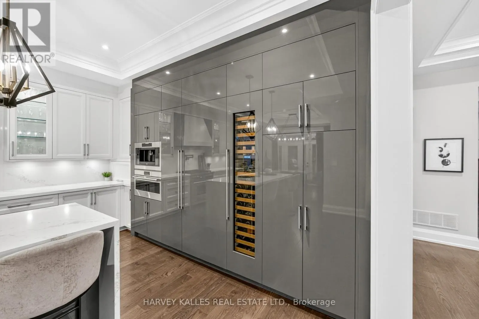 73 WEST BRANCH DRIVE W