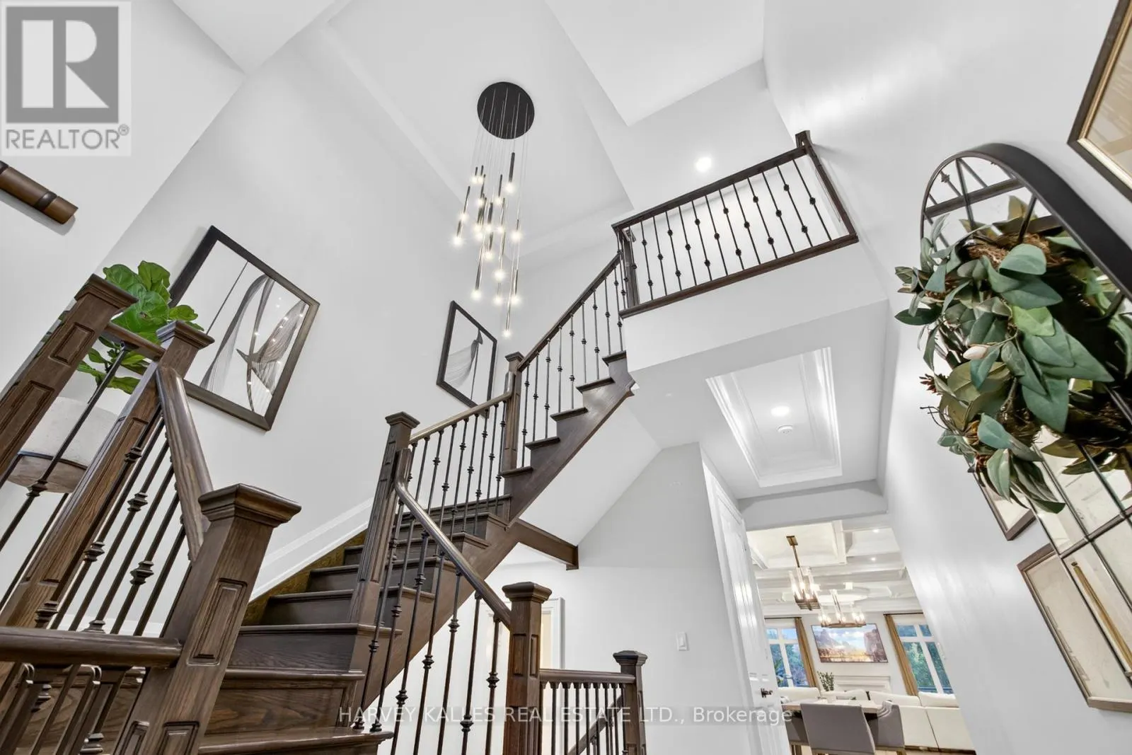 73 WEST BRANCH DRIVE W