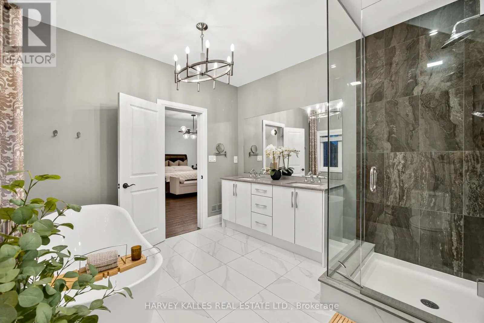 73 WEST BRANCH DRIVE W