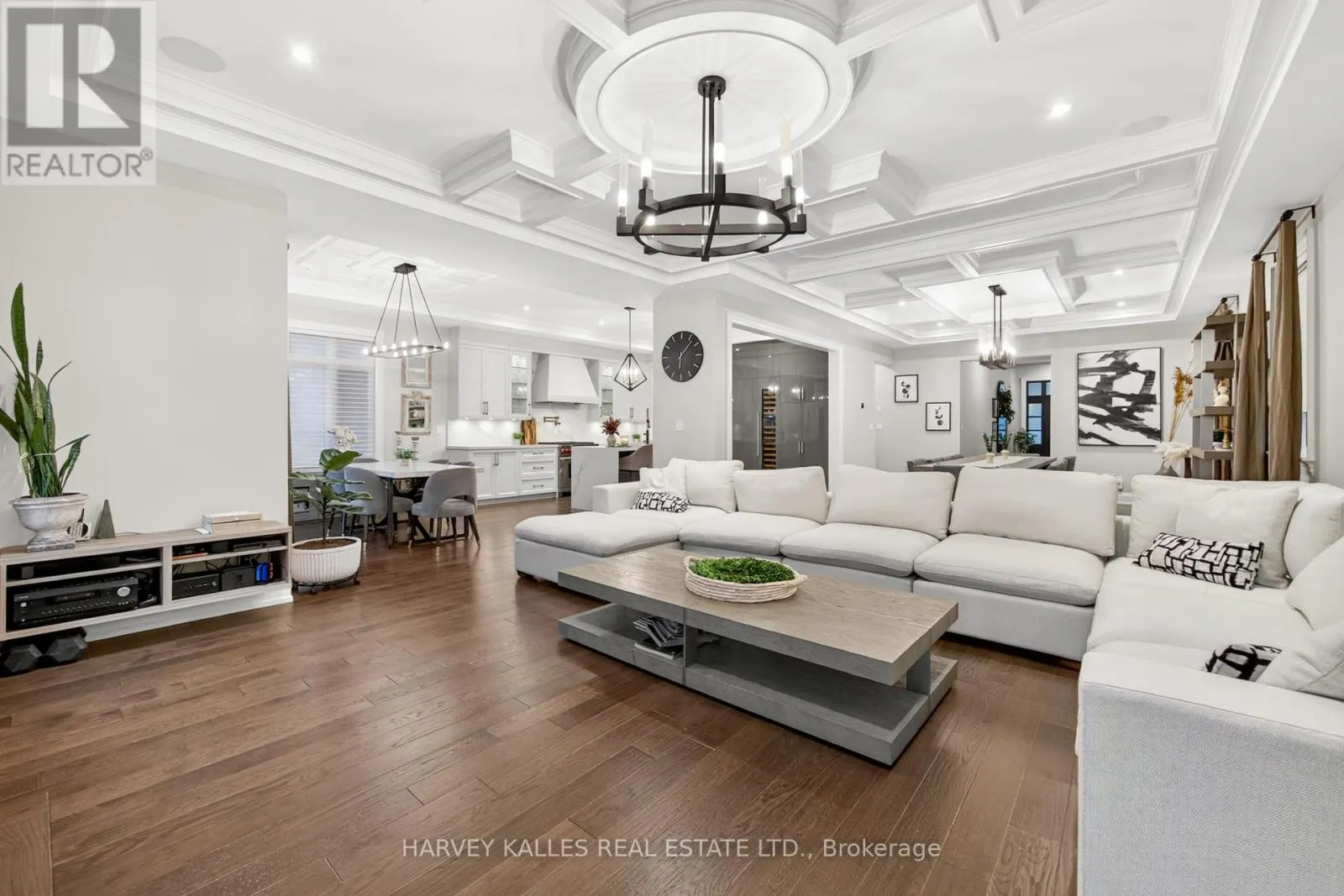 73 WEST BRANCH DRIVE W