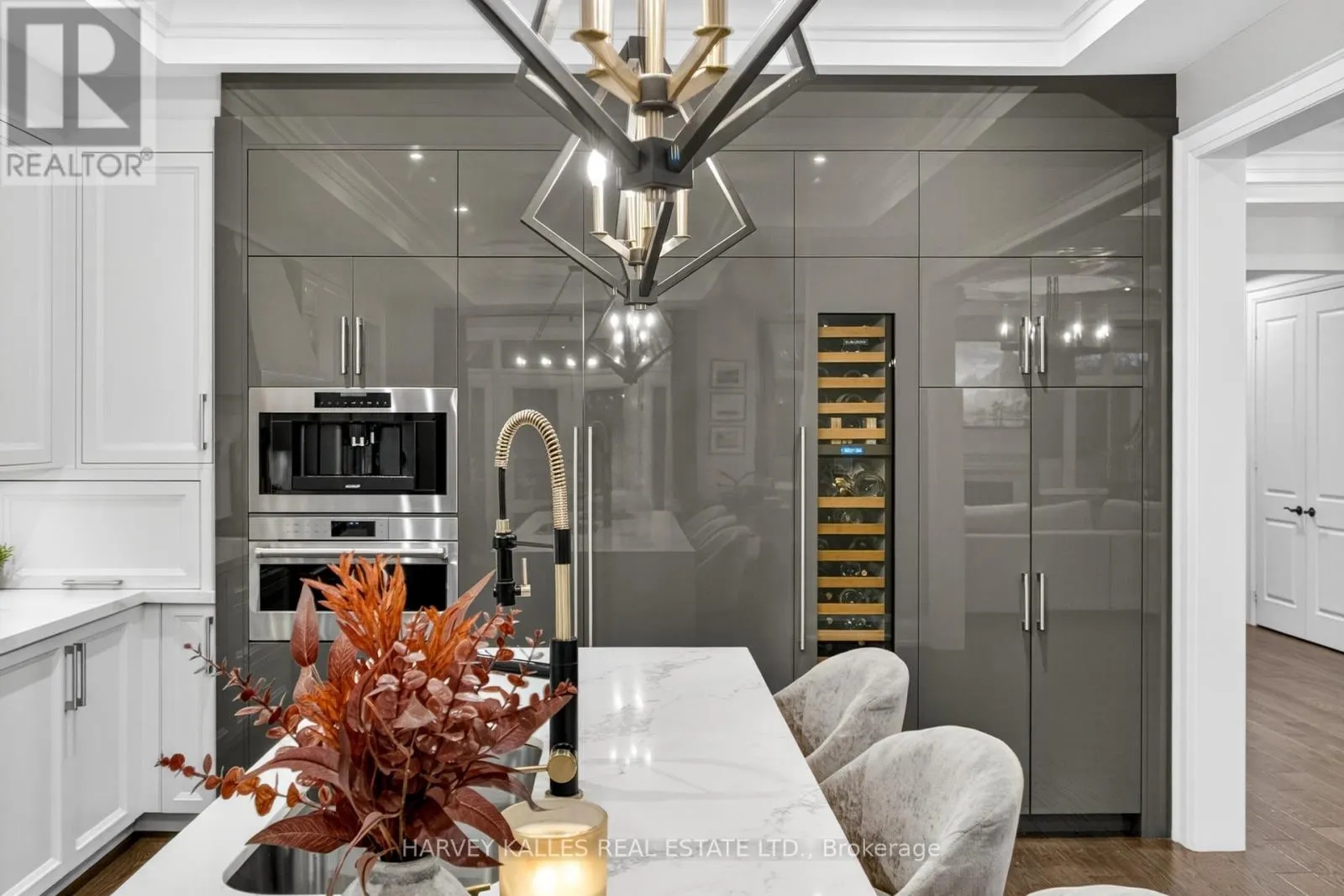 73 WEST BRANCH DRIVE W