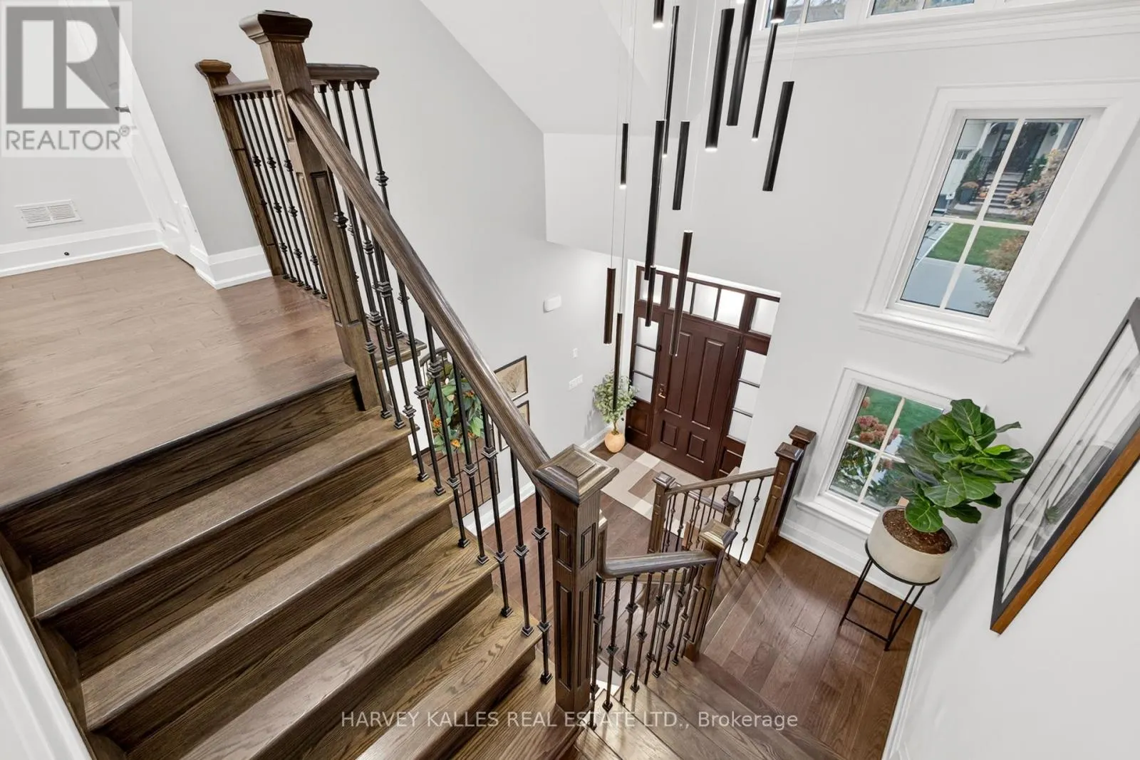 73 WEST BRANCH DRIVE W