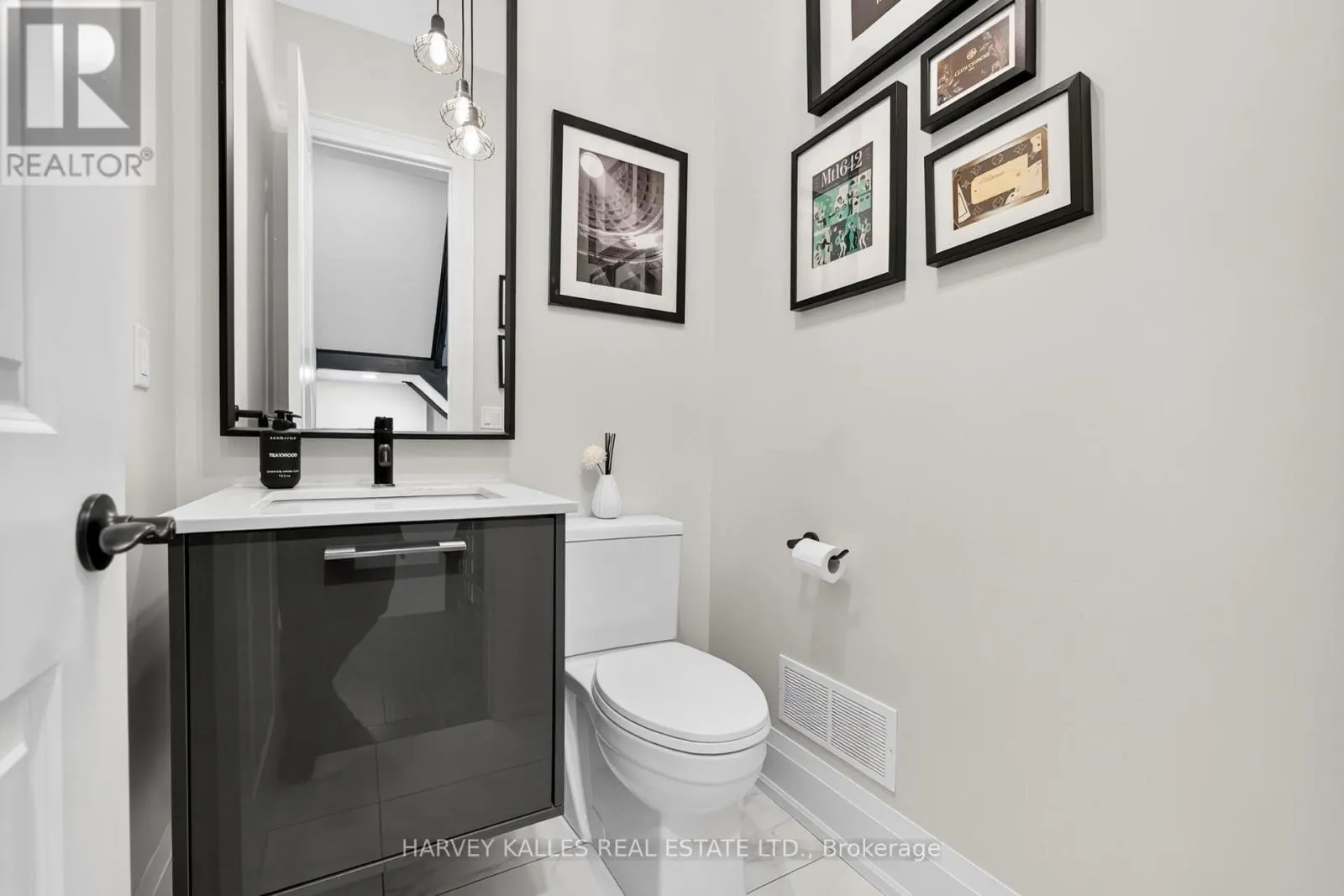 73 WEST BRANCH DRIVE W