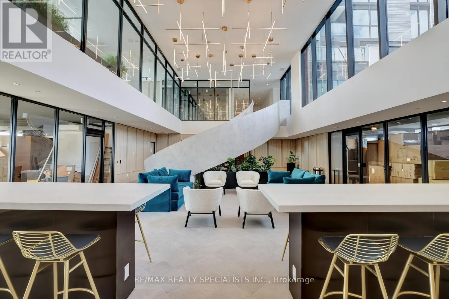 405 - 3071 TRAFALGAR ROAD