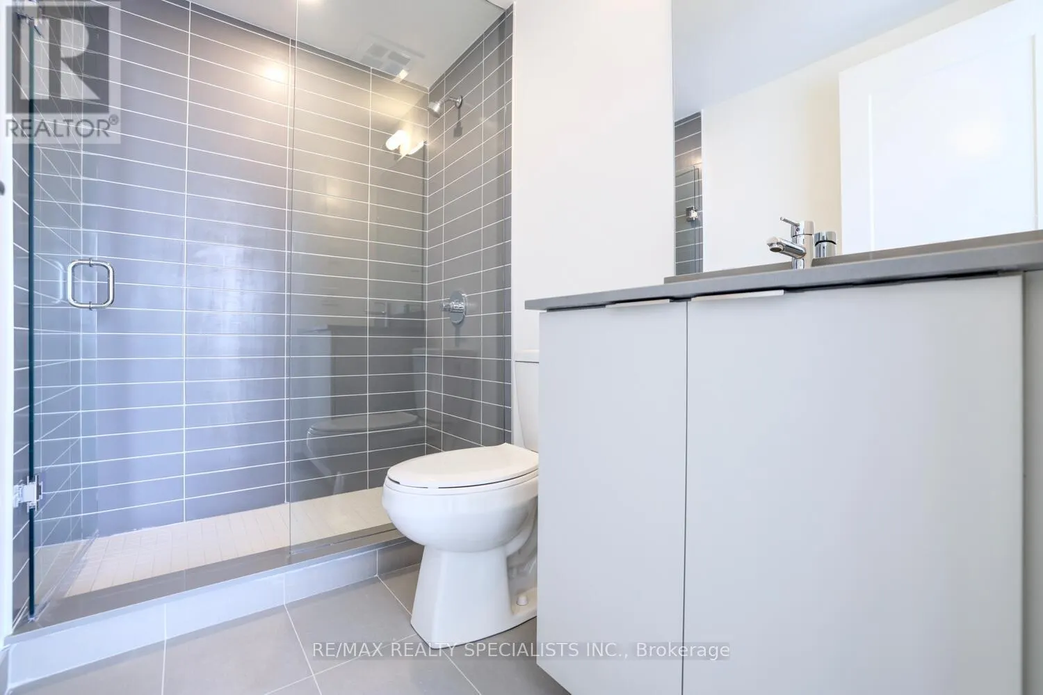 405 - 3071 TRAFALGAR ROAD