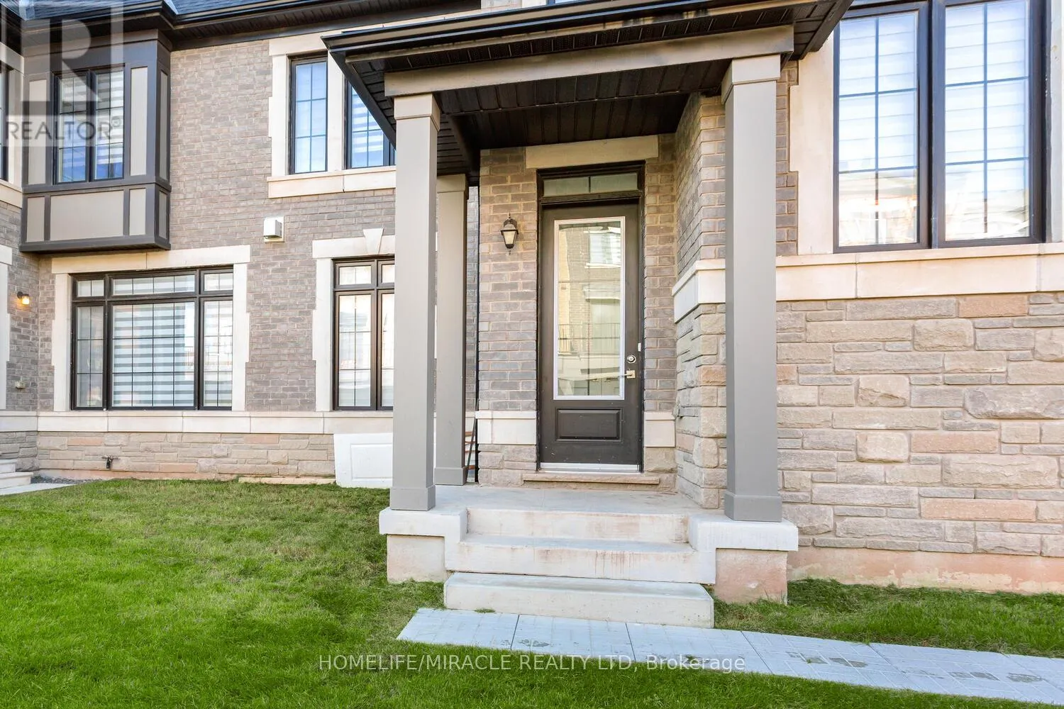 COACH - 3326 MILLICENT AVENUE