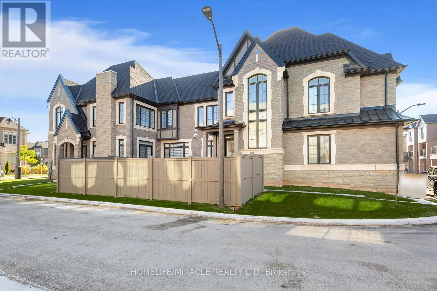 COACH - 3326 MILLICENT AVENUE