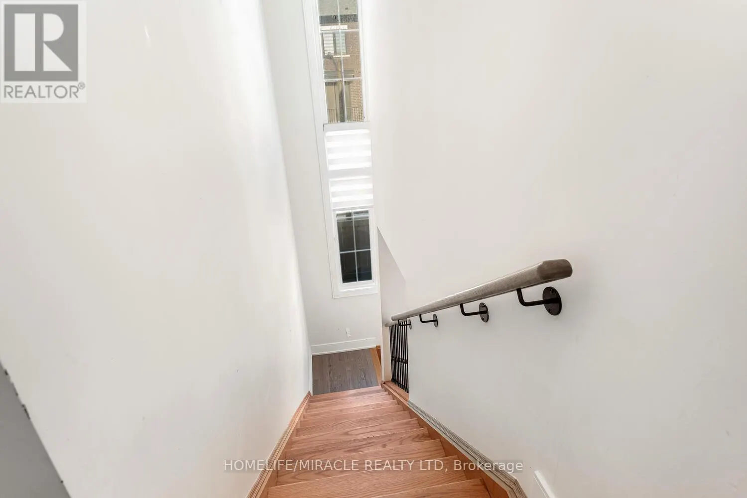 COACH - 3326 MILLICENT AVENUE