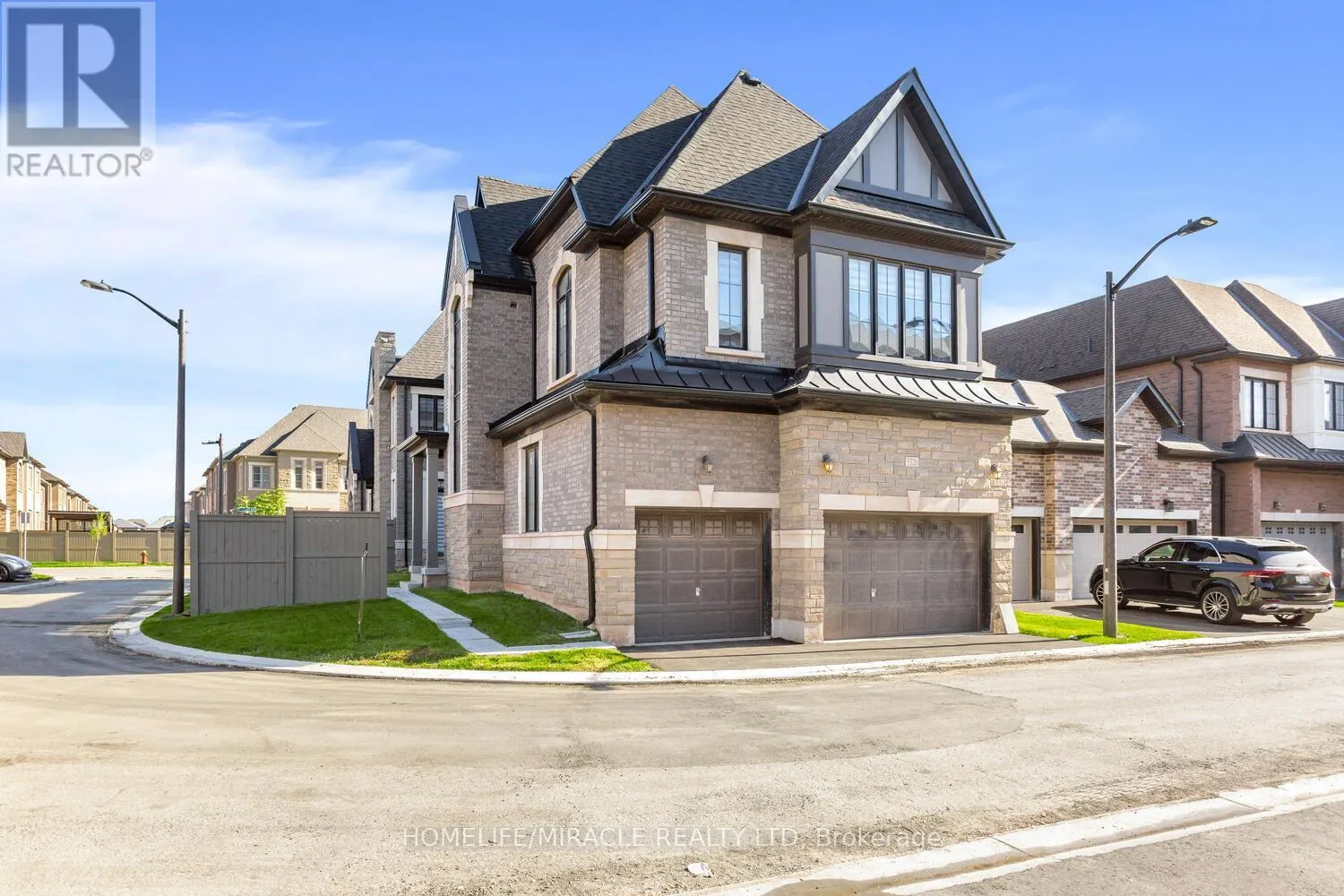 COACH - 3326 MILLICENT AVENUE