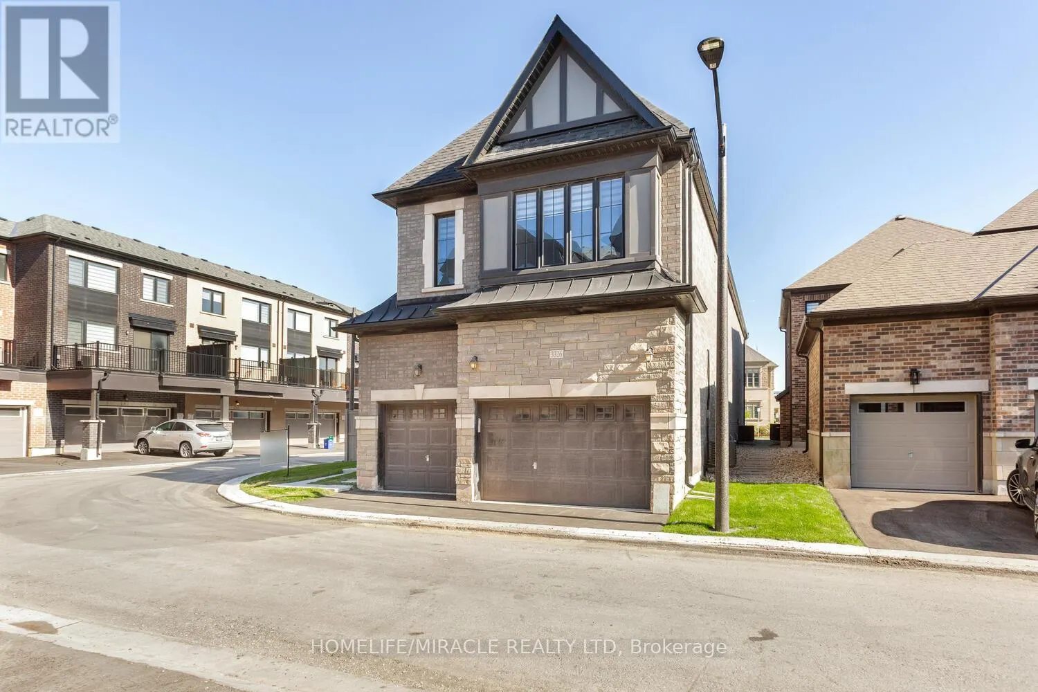 COACH - 3326 MILLICENT AVENUE