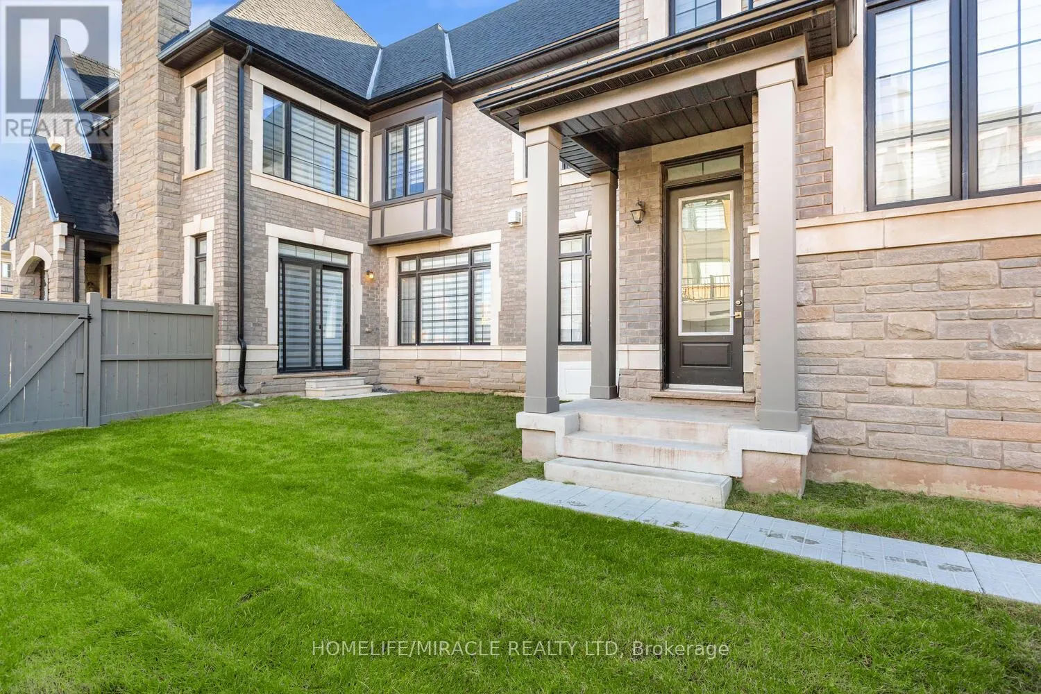 COACH - 3326 MILLICENT AVENUE