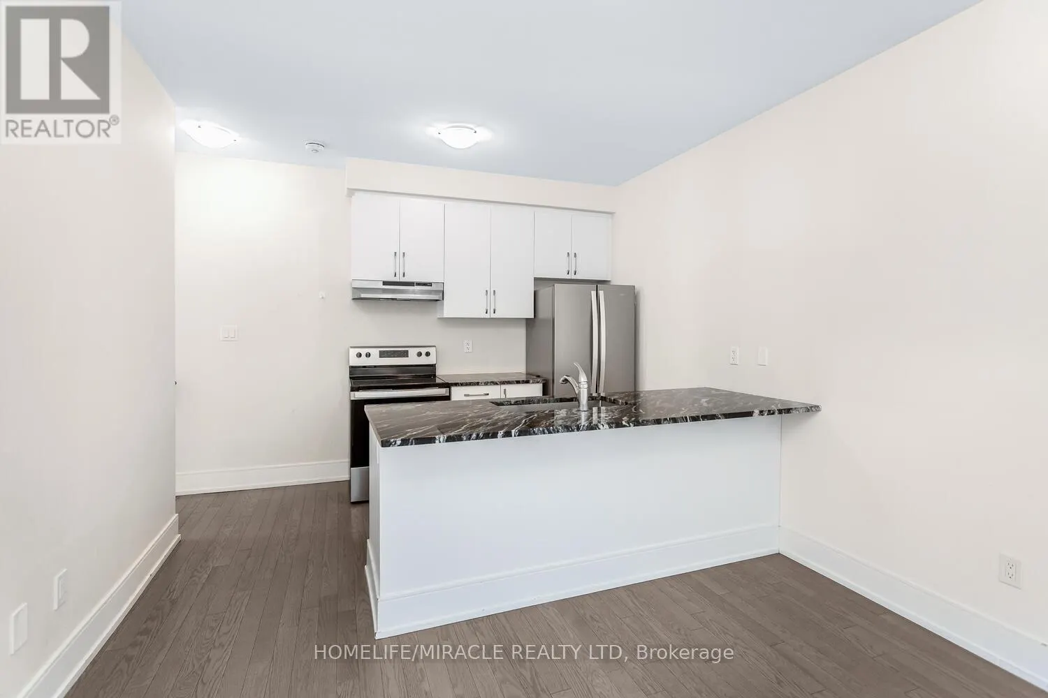 COACH - 3326 MILLICENT AVENUE