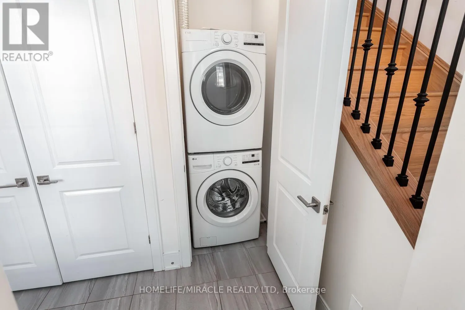 COACH - 3326 MILLICENT AVENUE