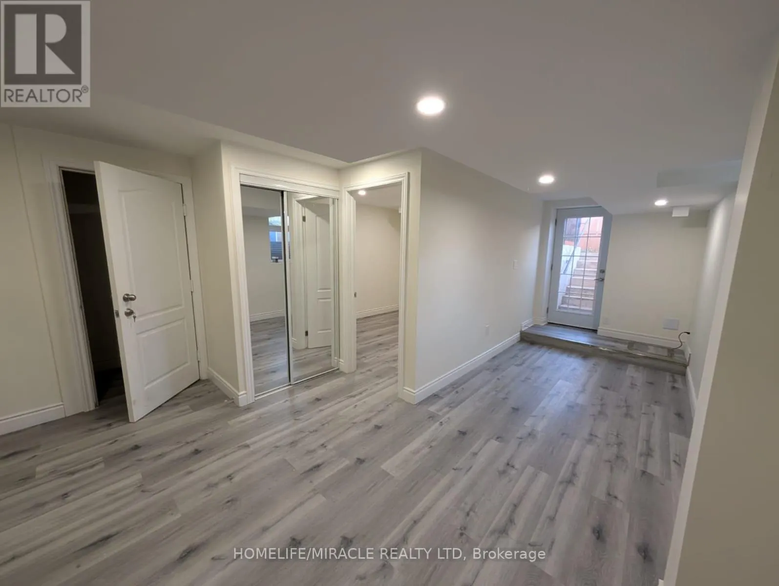 37 CALM WATERS CRESCENT