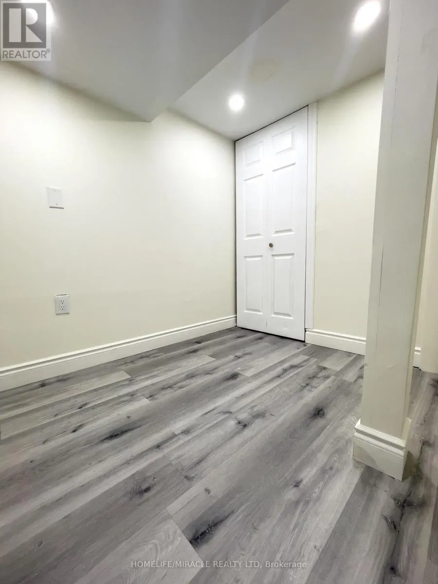 37 CALM WATERS CRESCENT