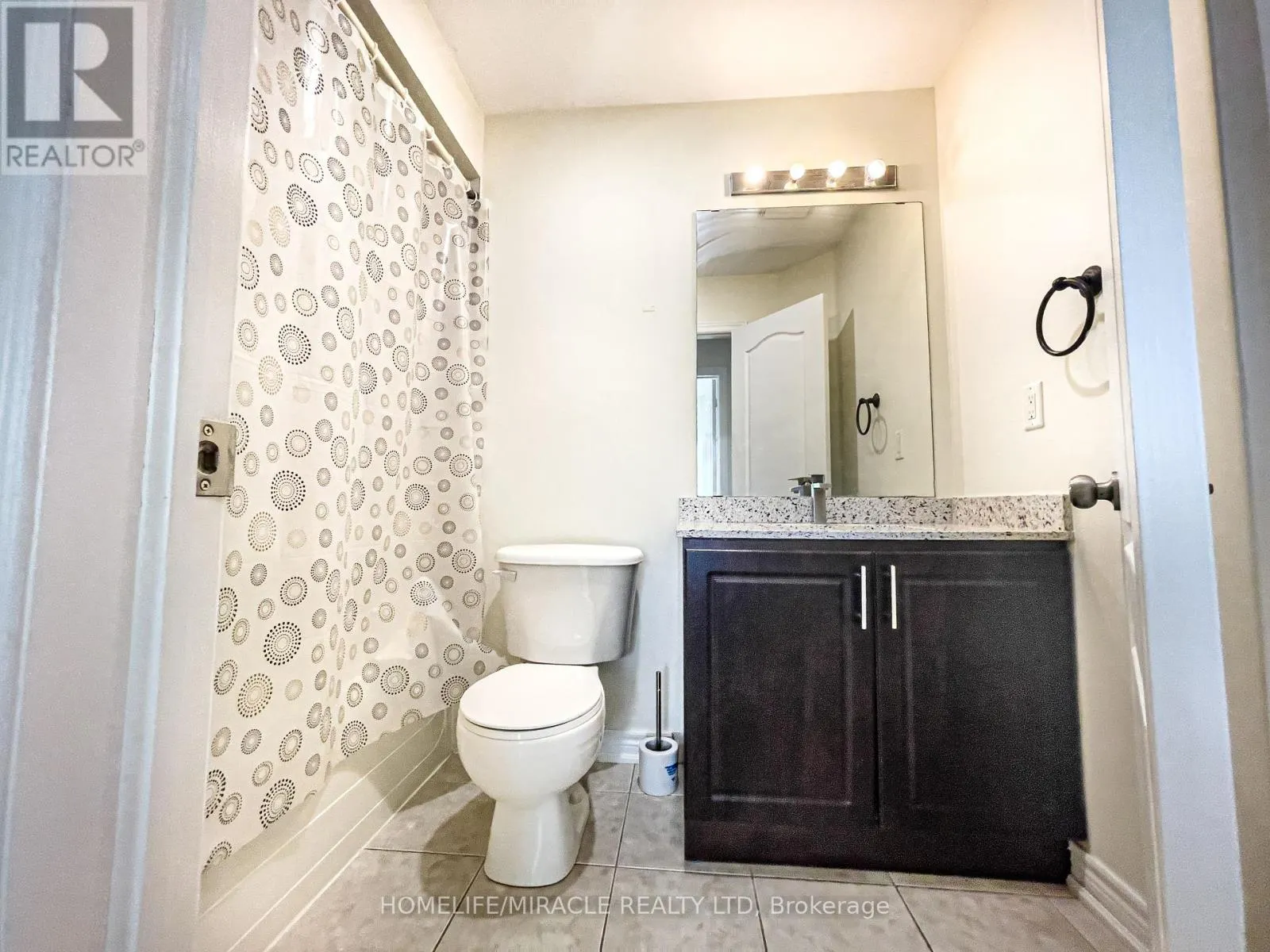 37 CALM WATERS CRESCENT