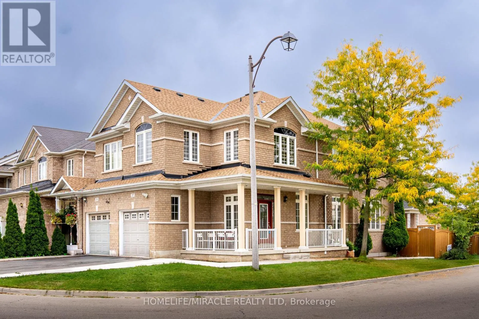 37 CALM WATERS CRESCENT