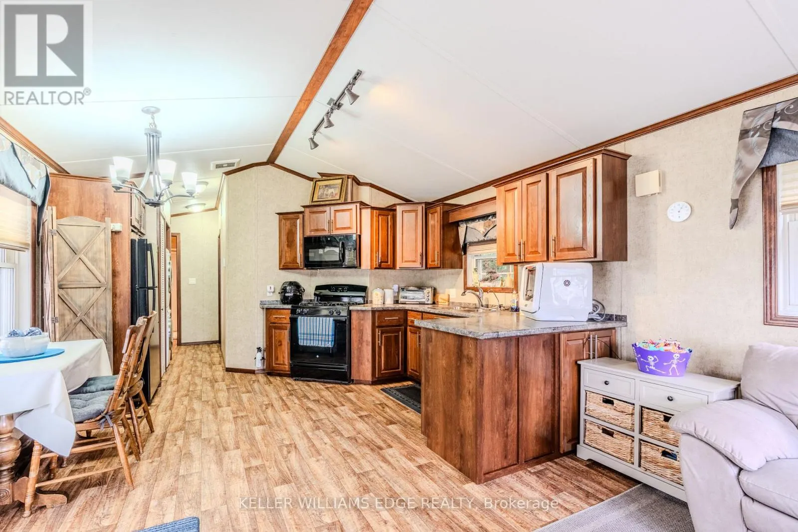 4 TAMARACK - 4449 MILBUROUGH LINE