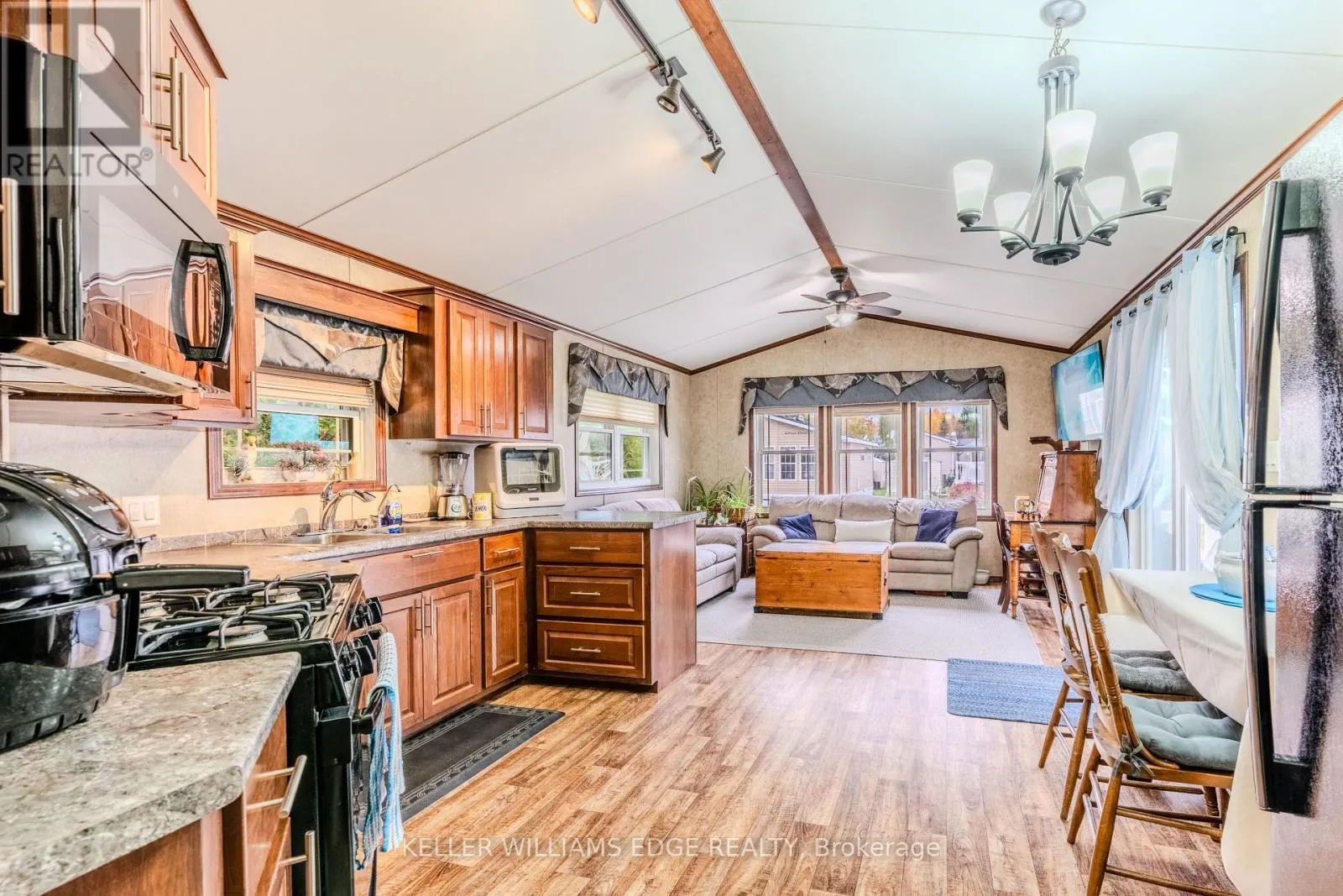 4 TAMARACK - 4449 MILBUROUGH LINE