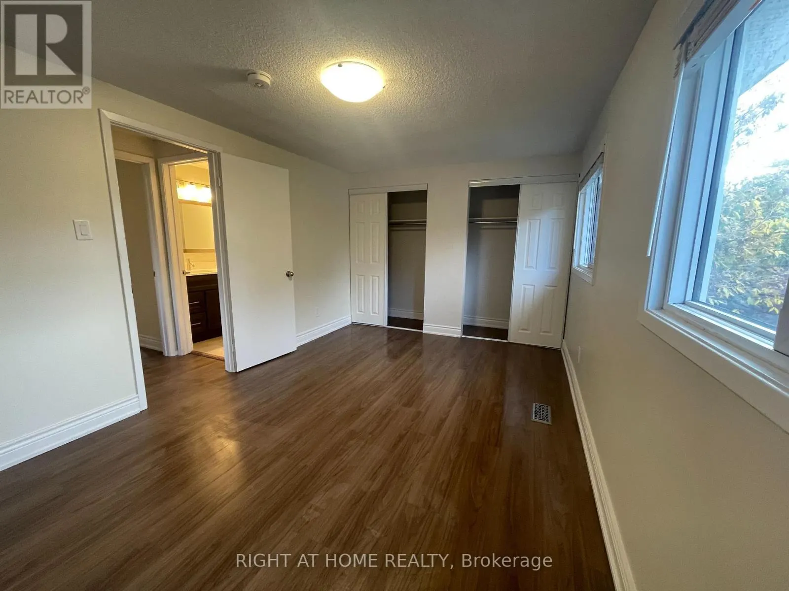 UPPER UNIT - 139 RIVERVIEW STREET