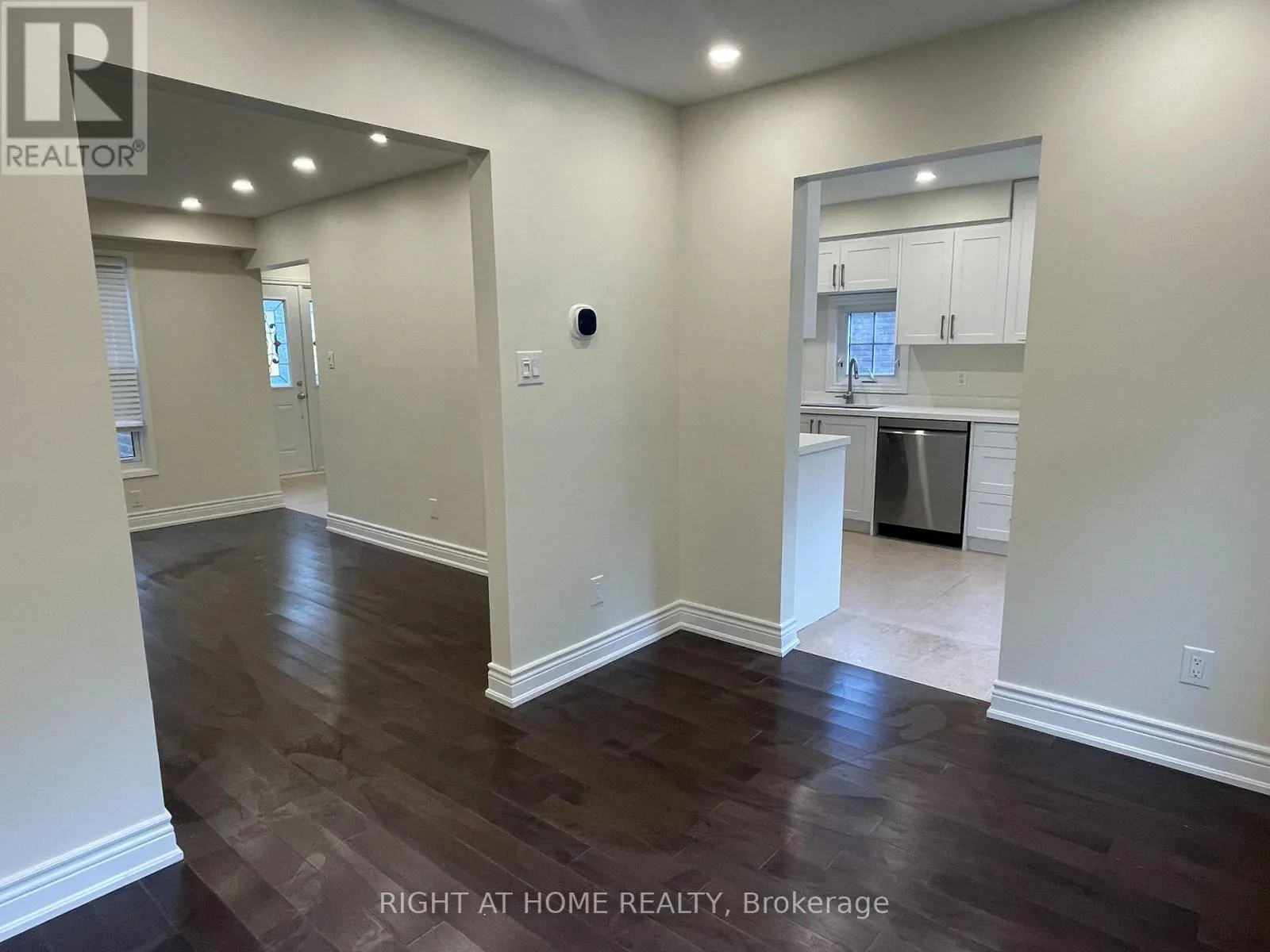 UPPER UNIT - 139 RIVERVIEW STREET