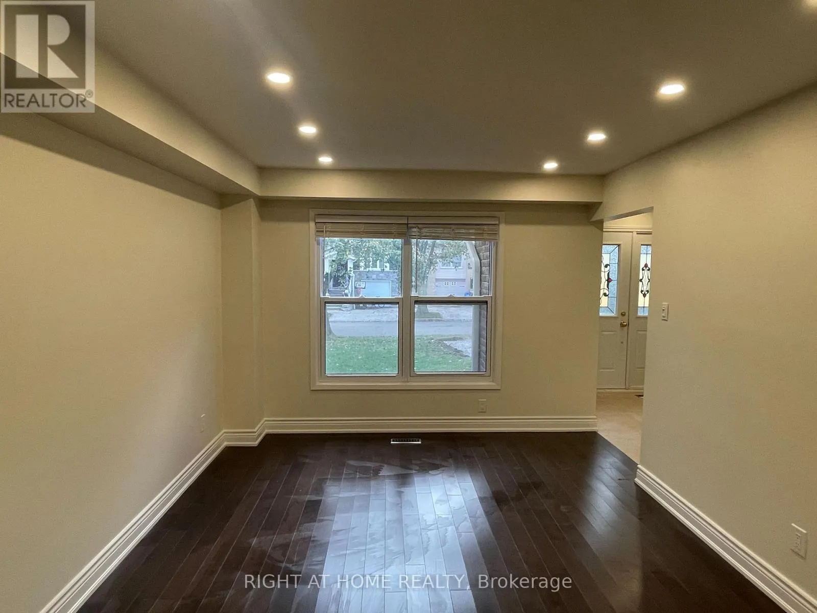 UPPER UNIT - 139 RIVERVIEW STREET