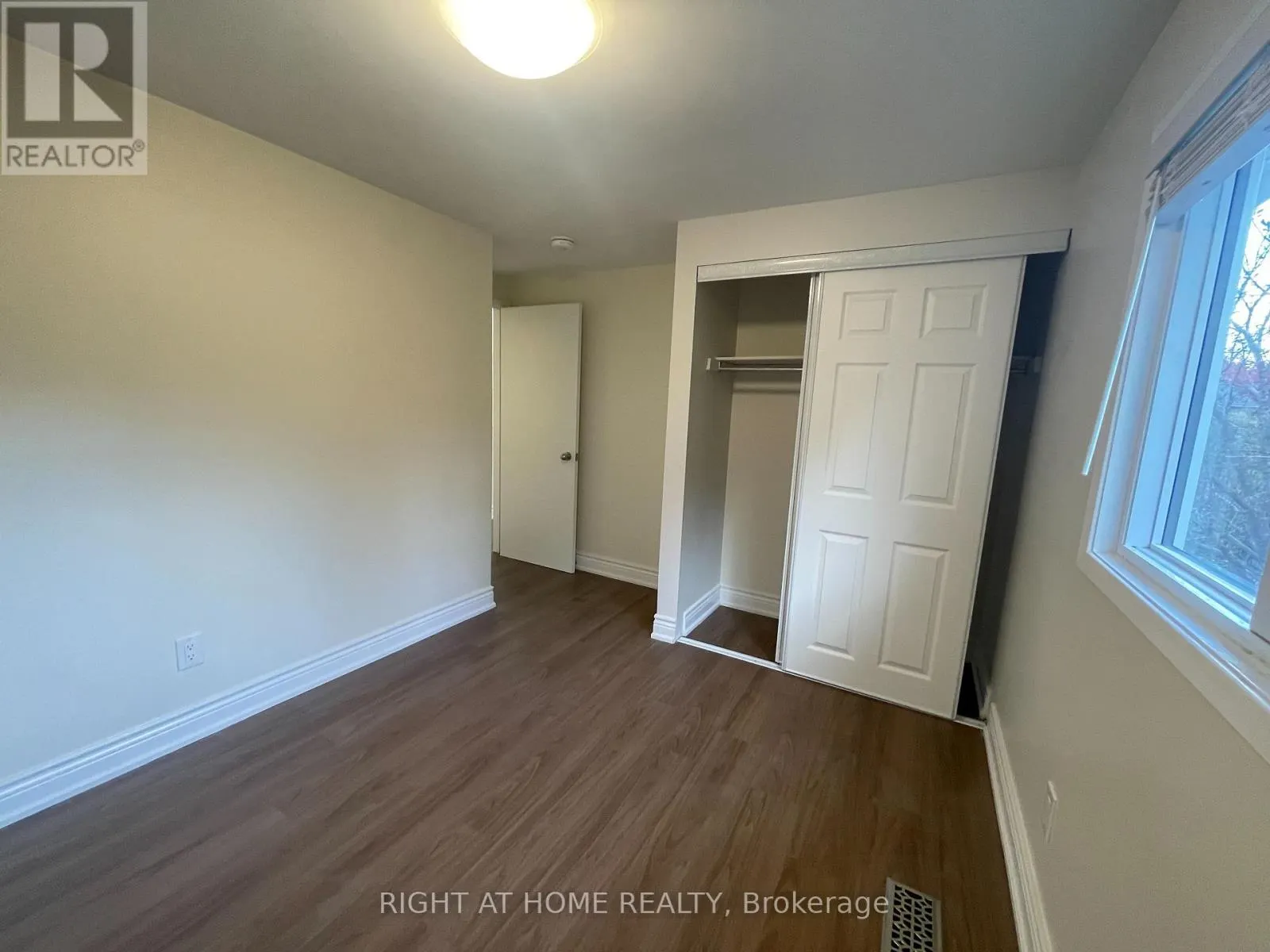 UPPER UNIT - 139 RIVERVIEW STREET