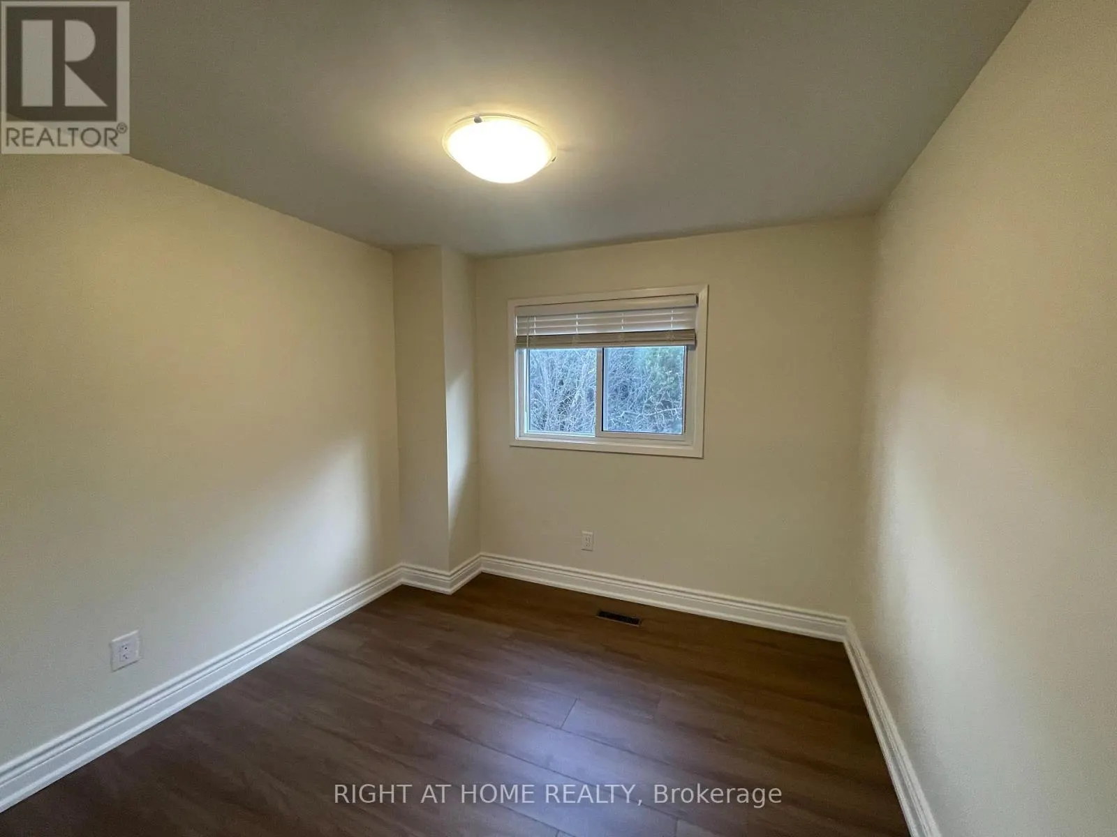 UPPER UNIT - 139 RIVERVIEW STREET