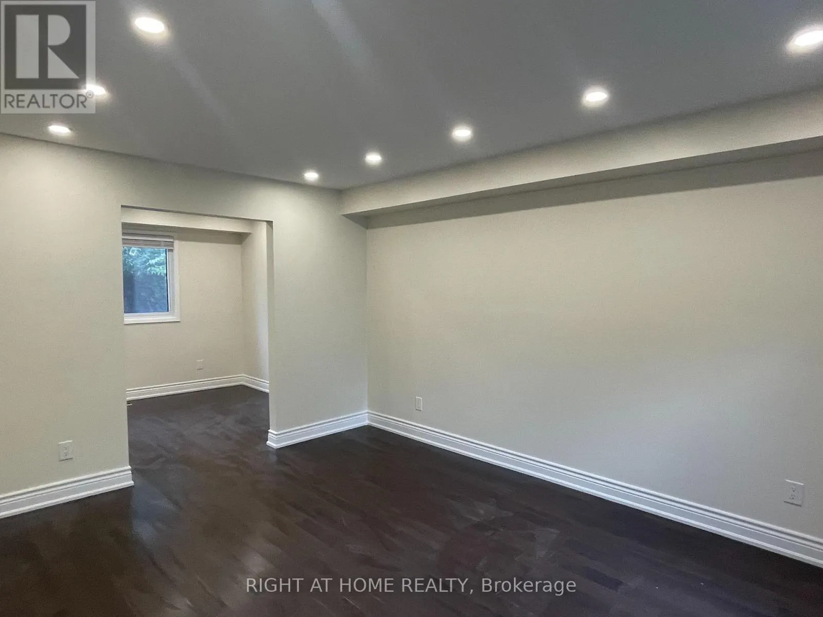 UPPER UNIT - 139 RIVERVIEW STREET