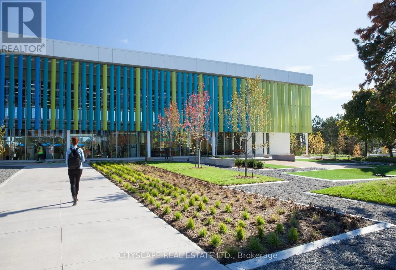 6 - 2701 AQUITAINE AVENUE