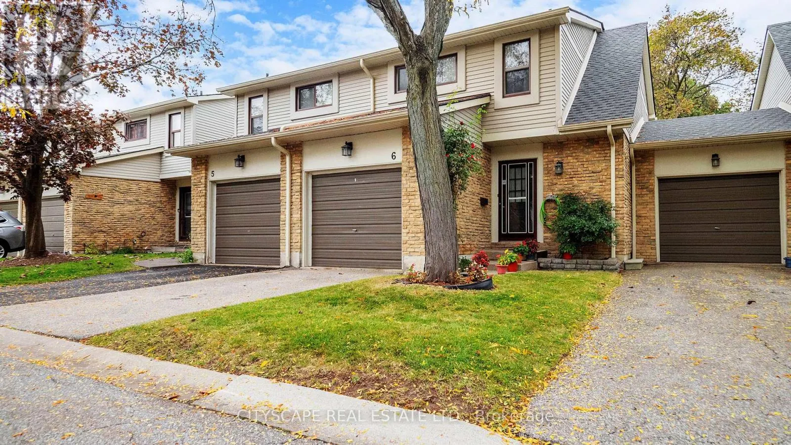 6 - 2701 AQUITAINE AVENUE