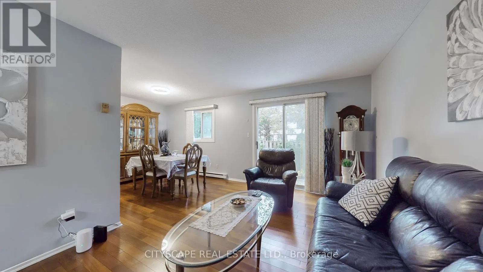 6 - 2701 AQUITAINE AVENUE